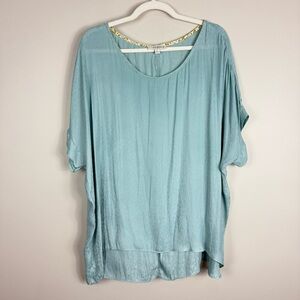 Umgee Top Womens XL Blue Animal Print Scoop Neck Short Sleeve Shirt Blouse Shiny
